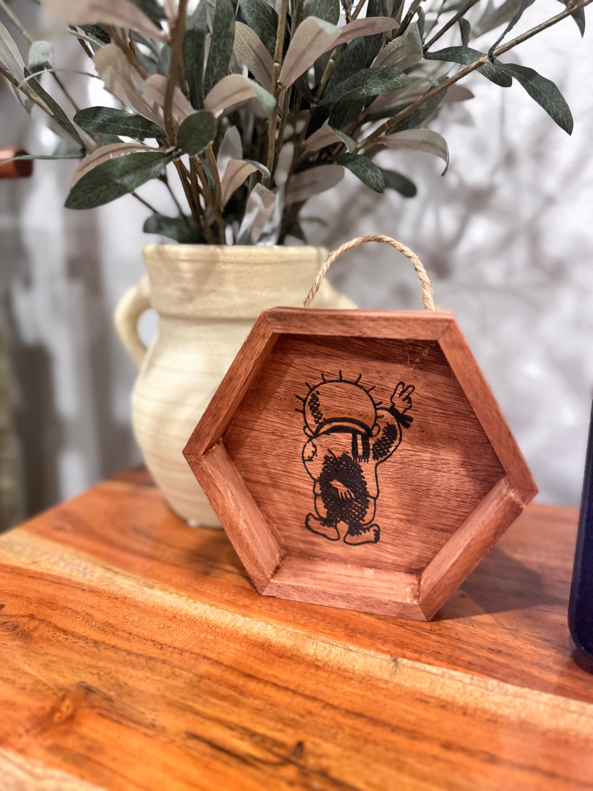 Handala - shadow box