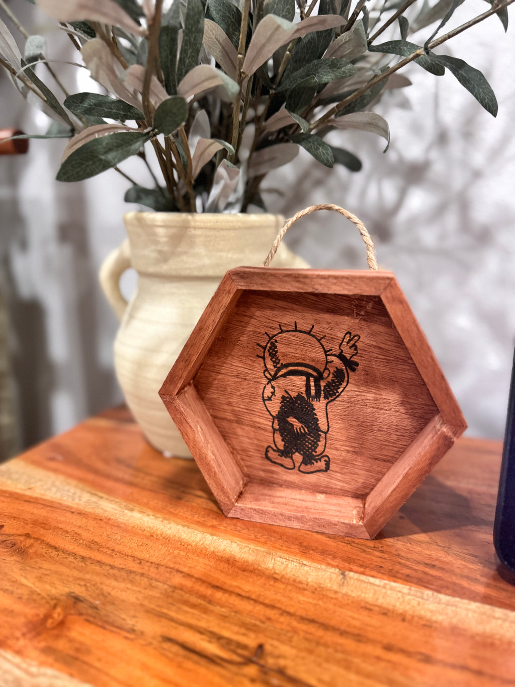 Handala - shadow box