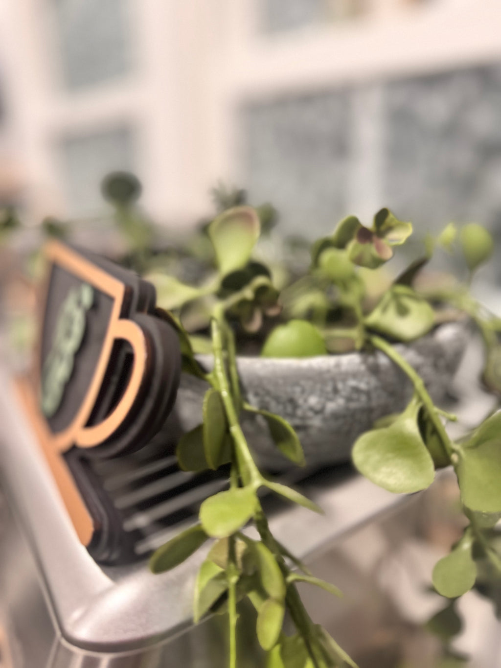 Qahwah mini layered sign